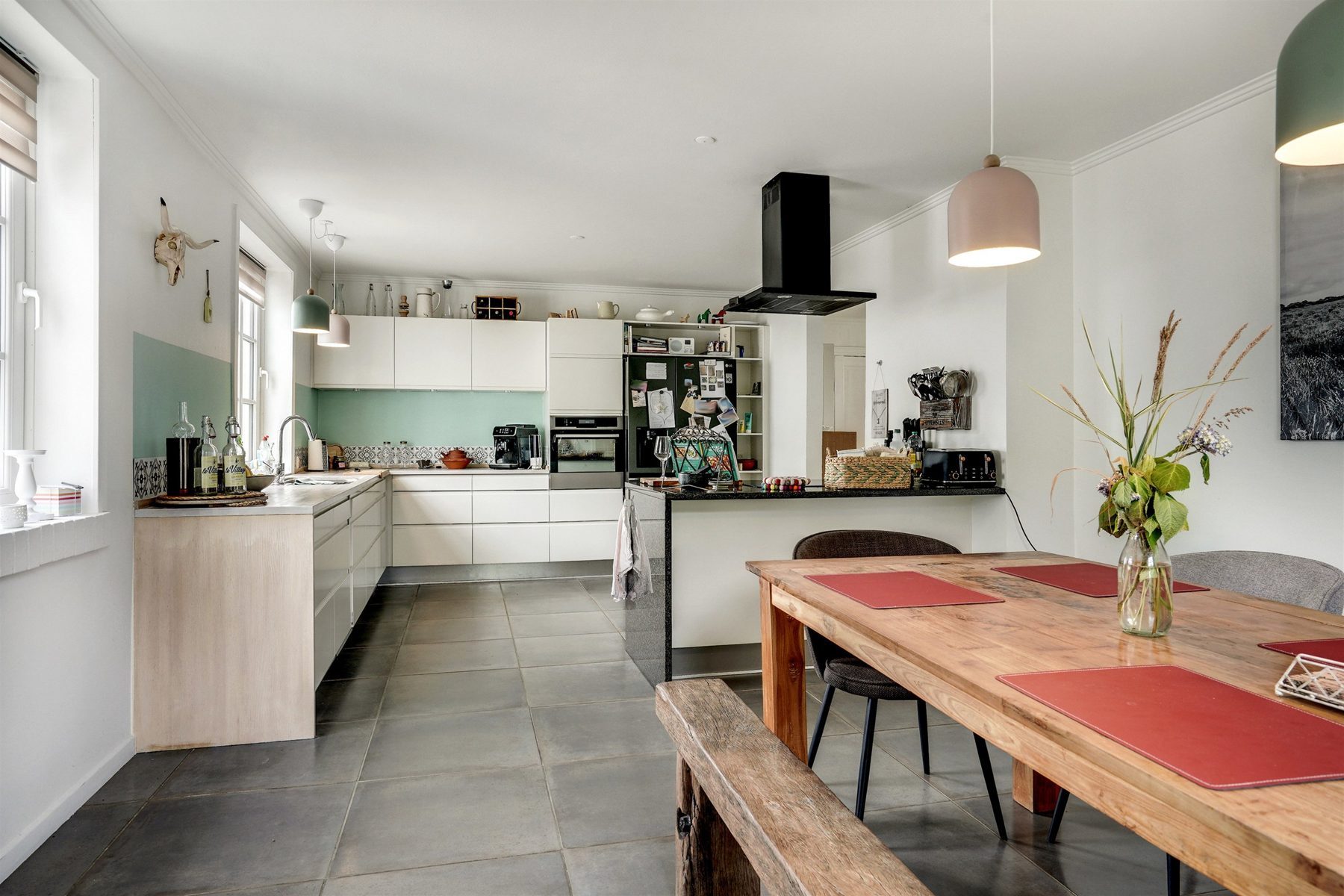Breakfast room and kitchen